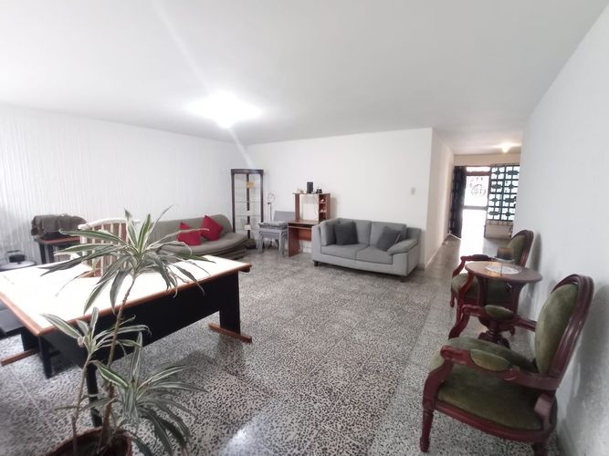 Local en arriendo en Estadio, Medellín, 380 m² · foto 2 de 20