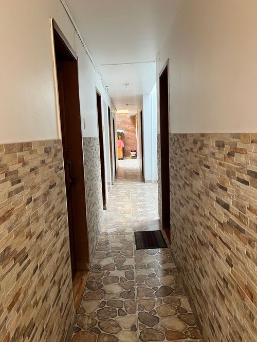Casa de 8 alcobas en venta en La Pradera- Puente Aranda, Bogotá, 128 m² · foto 2 de 18