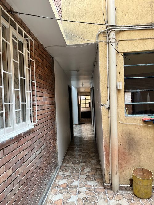 Casa de 8 alcobas en venta en La Pradera- Puente Aranda, Bogotá, 128 m² · foto 3 de 18