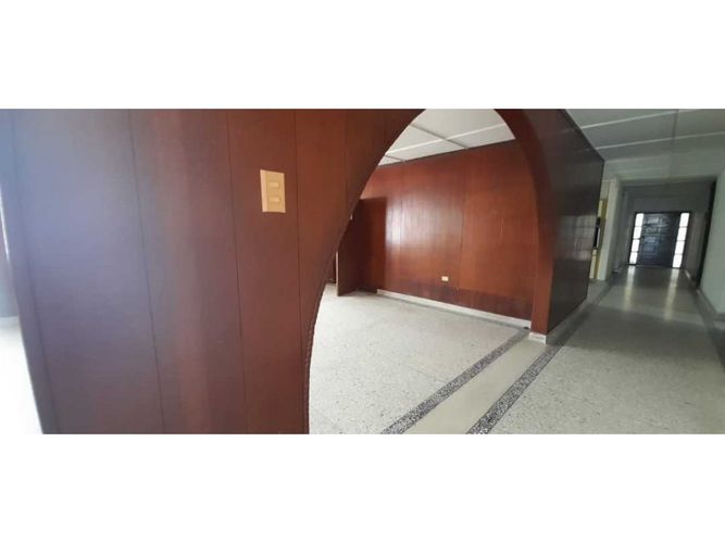 Casa de 7 alcobas en arriendo en El Tabor, Barranquilla, 900 m² · foto 6 de 18