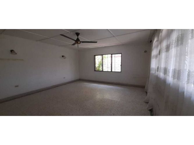 Casa de 7 alcobas en arriendo en El Tabor, Barranquilla, 900 m² · foto 11 de 18
