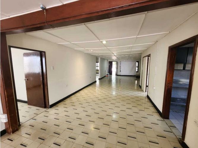 Casa de 7 alcobas en arriendo en Altamira, Barranquilla, 494 m² · foto 4 de 24