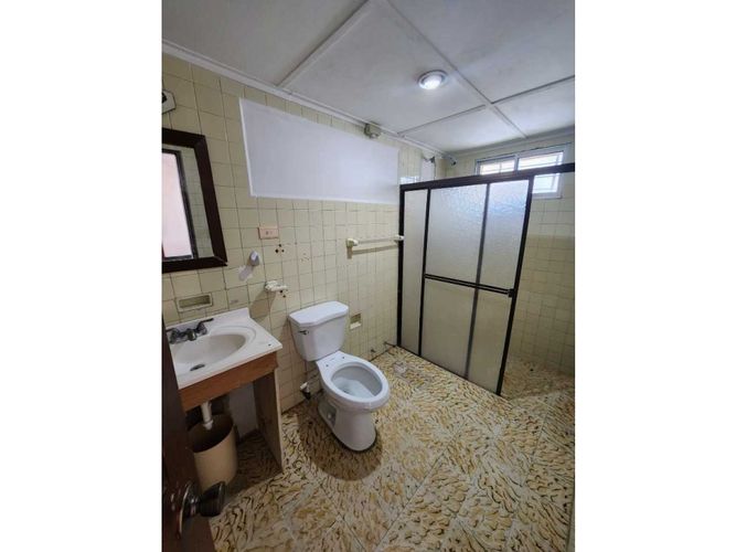Casa de 7 alcobas en arriendo en Altamira, Barranquilla, 494 m² · foto 16 de 24