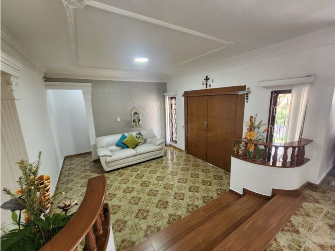 Casa de 6 alcobas en arriendo en La Concepcion, Barranquilla, 520 m² · foto 2 de 24