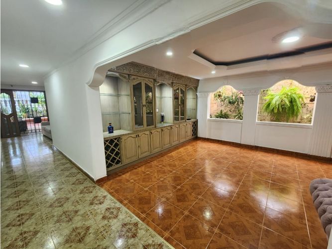 Casa de 6 alcobas en arriendo en La Concepcion, Barranquilla, 520 m² · foto 3 de 24