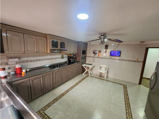 Casa de 6 alcobas en arriendo en La Concepcion, Barranquilla, 520 m² · foto 9 de 24