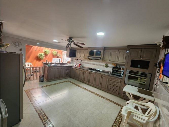 Casa de 6 alcobas en arriendo en La Concepcion, Barranquilla, 520 m² · foto 10 de 24
