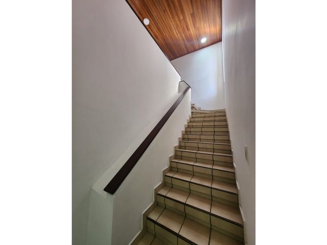 Casa de 6 alcobas en arriendo en La Concepcion, Barranquilla, 520 m² · foto 12 de 24