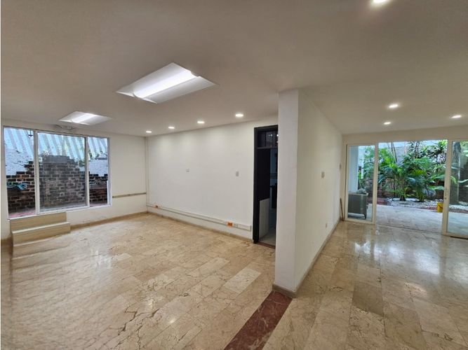 Casa de 4 alcobas en arriendo en Altos De Riomar, Barranquilla, 493 m² · foto 2 de 24