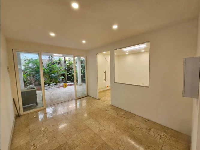 Casa de 4 alcobas en arriendo en Altos De Riomar, Barranquilla, 493 m² · foto 5 de 24