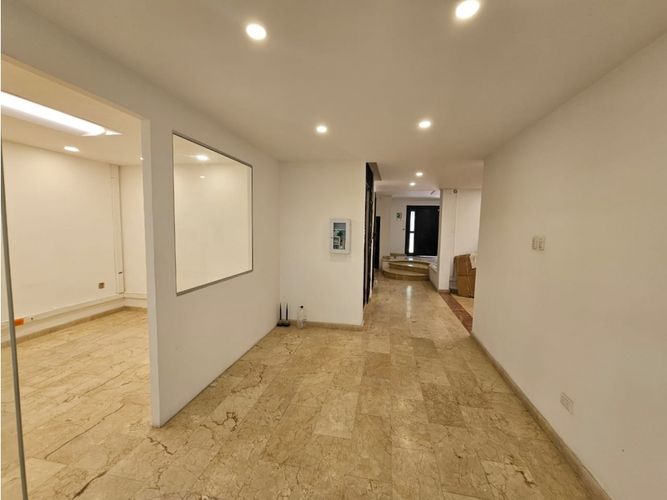 Casa de 4 alcobas en arriendo en Altos De Riomar, Barranquilla, 493 m² · foto 6 de 24