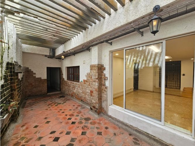 Casa de 4 alcobas en arriendo en Altos De Riomar, Barranquilla, 493 m² · foto 9 de 24