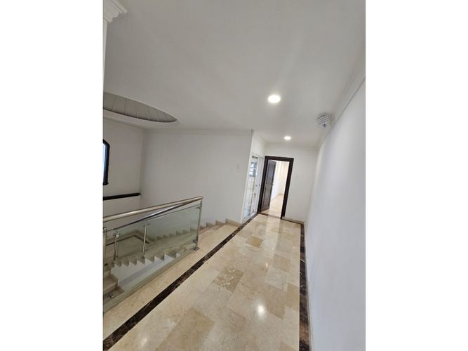 Casa de 4 alcobas en arriendo en Altos De Riomar, Barranquilla, 493 m² · foto 12 de 24