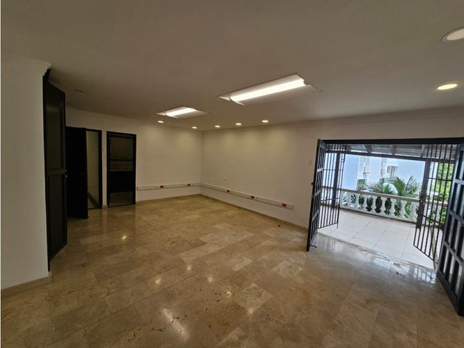 Casa de 4 alcobas en arriendo en Altos De Riomar, Barranquilla, 493 m² · foto 13 de 24