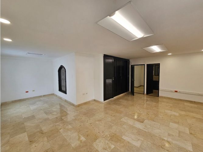 Casa de 4 alcobas en arriendo en Altos De Riomar, Barranquilla, 493 m² · foto 14 de 24