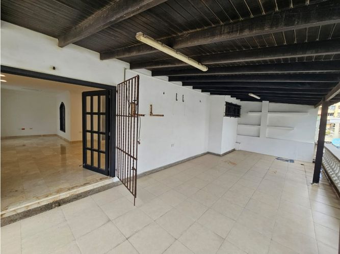Casa de 4 alcobas en arriendo en Altos De Riomar, Barranquilla, 493 m² · foto 15 de 24