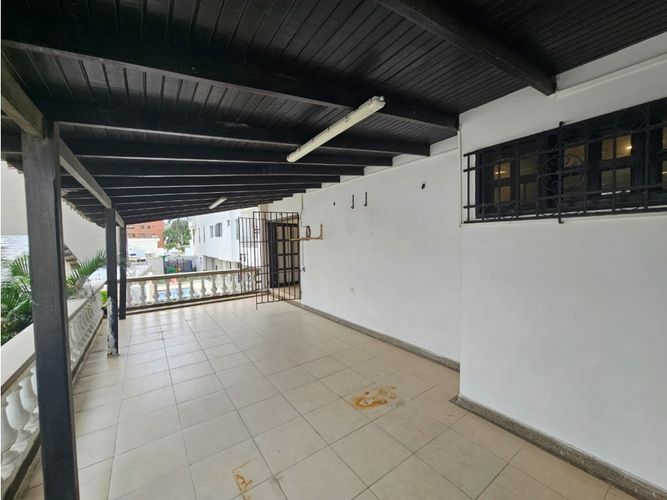 Casa de 4 alcobas en arriendo en Altos De Riomar, Barranquilla, 493 m² · foto 16 de 24