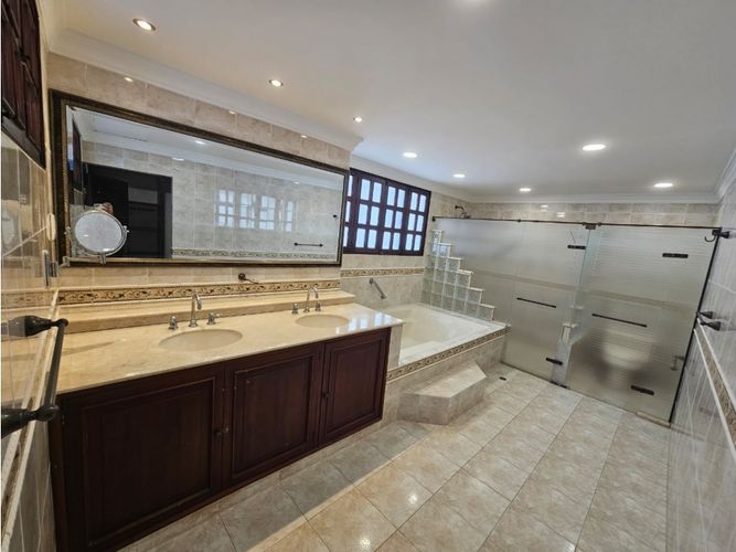 Casa de 4 alcobas en arriendo en Altos De Riomar, Barranquilla, 493 m² · foto 21 de 24