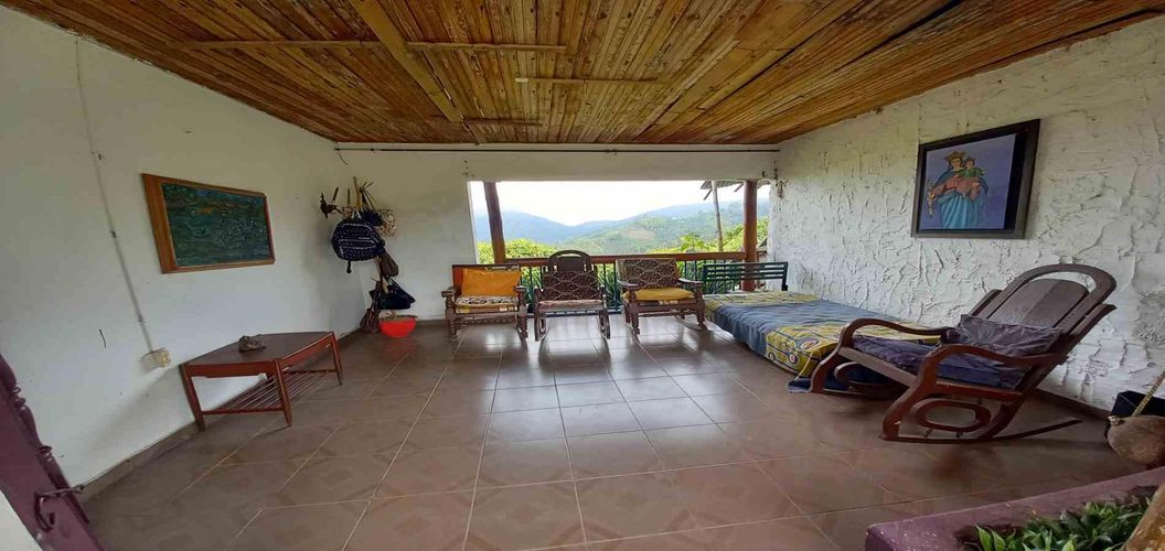 Finca en venta en Lleras, Manizales, 445 m² · foto 3 de 24