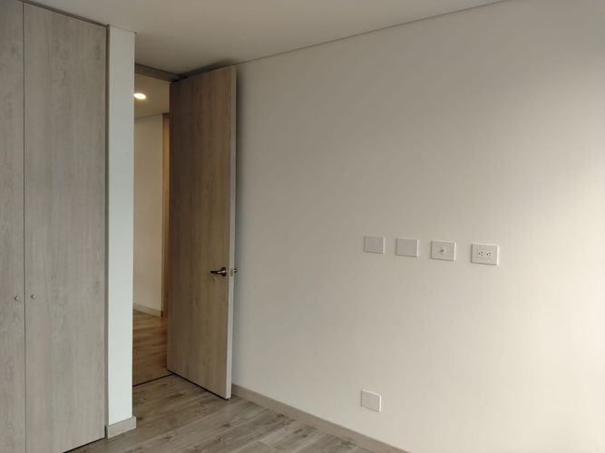 Apartamento de 3 alcobas en arriendo en El Poblado, Medellín, 123 m² · foto 8 de 19