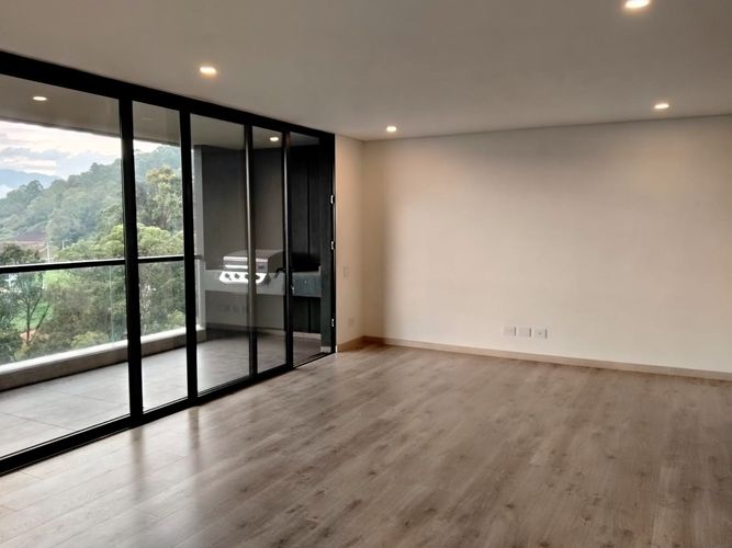 Apartamento de 3 alcobas en arriendo en El Poblado, Medellín, 123 m² · foto 2 de 19