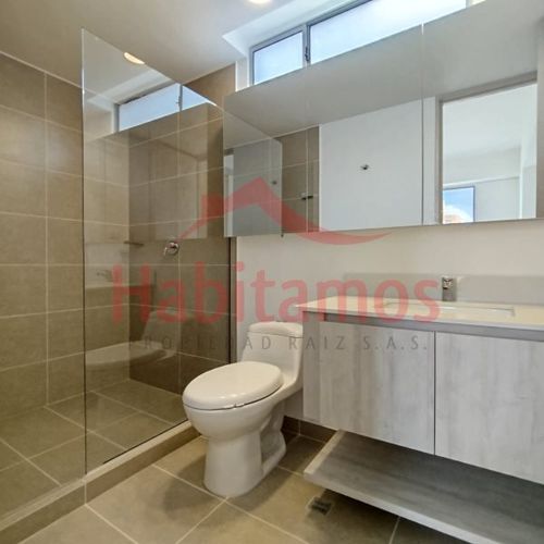 Apartamento de 3 alcobas en arriendo en El Poblado, Medellín, 140 m² · foto 10 de 24