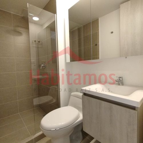 Apartamento de 3 alcobas en arriendo en El Poblado, Medellín, 140 m² · foto 16 de 24