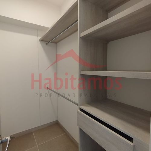 Apartamento de 3 alcobas en arriendo en El Poblado, Medellín, 140 m² · foto 19 de 24
