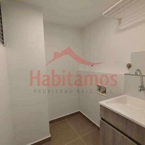Apartamento de 3 alcobas en arriendo en El Poblado, Medellín, 140 m² · foto 21 de 24