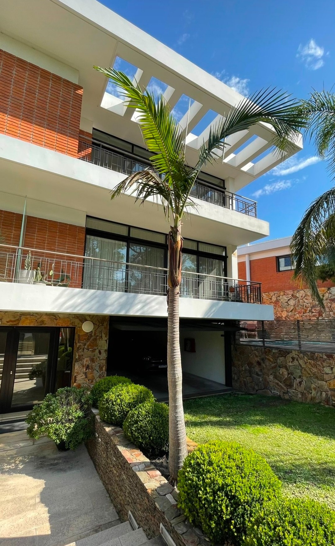 Alquiler de Apartamento en Rivera y Viña del Mar, Carrasco [No disponible] - Detalle