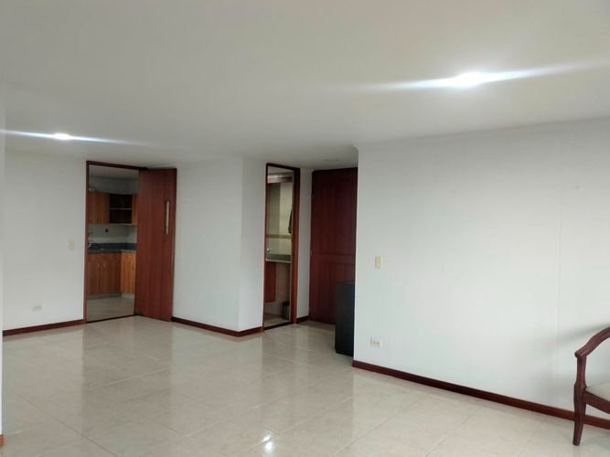 Apartamento de 3 alcobas en arriendo en El Poblado, Medellín, 134 m² · foto 8 de 17