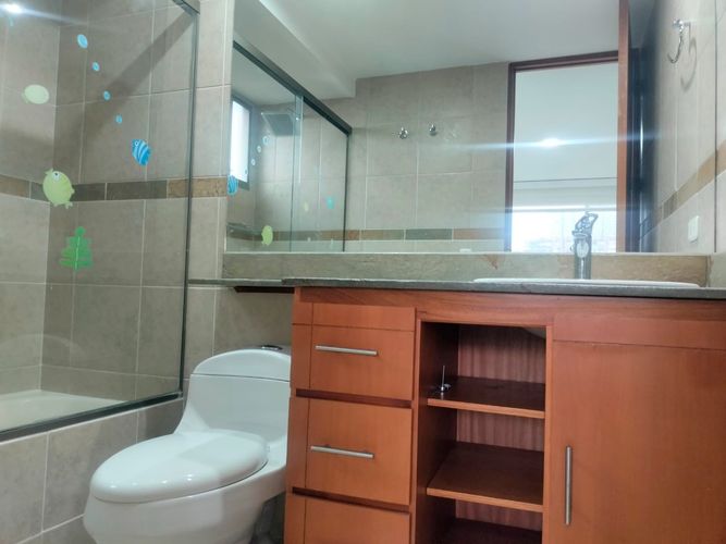 Apartamento de 3 alcobas en arriendo en El Poblado, Medellín, 134 m² · foto 16 de 17