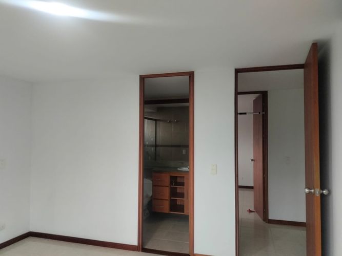 Apartamento de 3 alcobas en arriendo en El Poblado, Medellín, 134 m² · foto 15 de 17