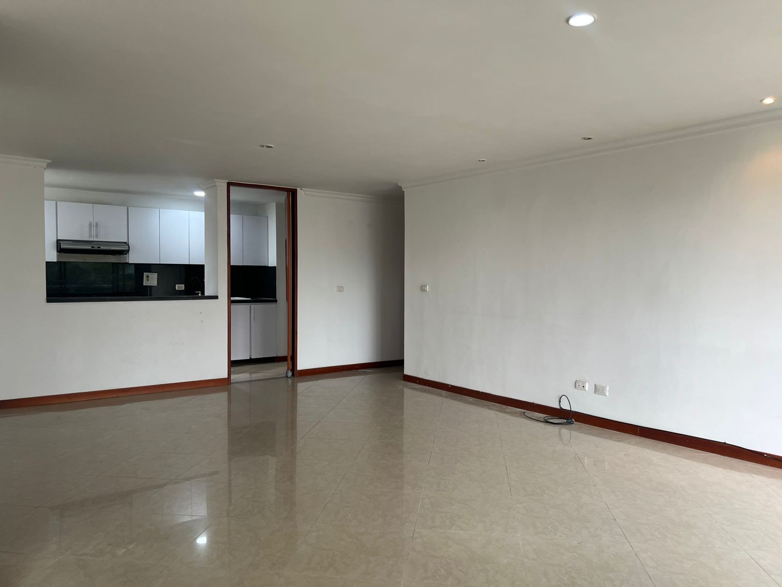 Apartamento en arriendo en Loma Benedictinos, Envigado · foto 3 de 18