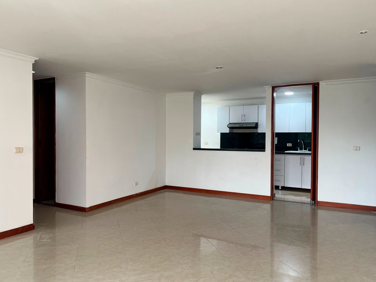 Apartamento en arriendo en Loma Benedictinos, Envigado · foto 6 de 18