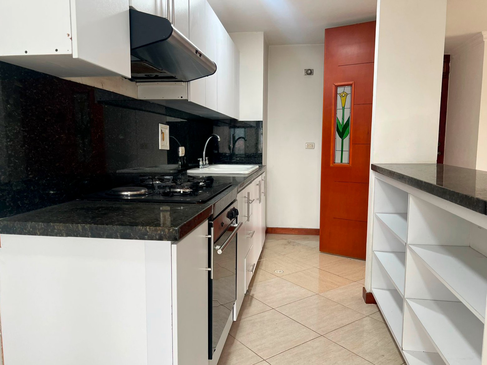 Apartamento en arriendo en Loma Benedictinos, Envigado · foto 5 de 18