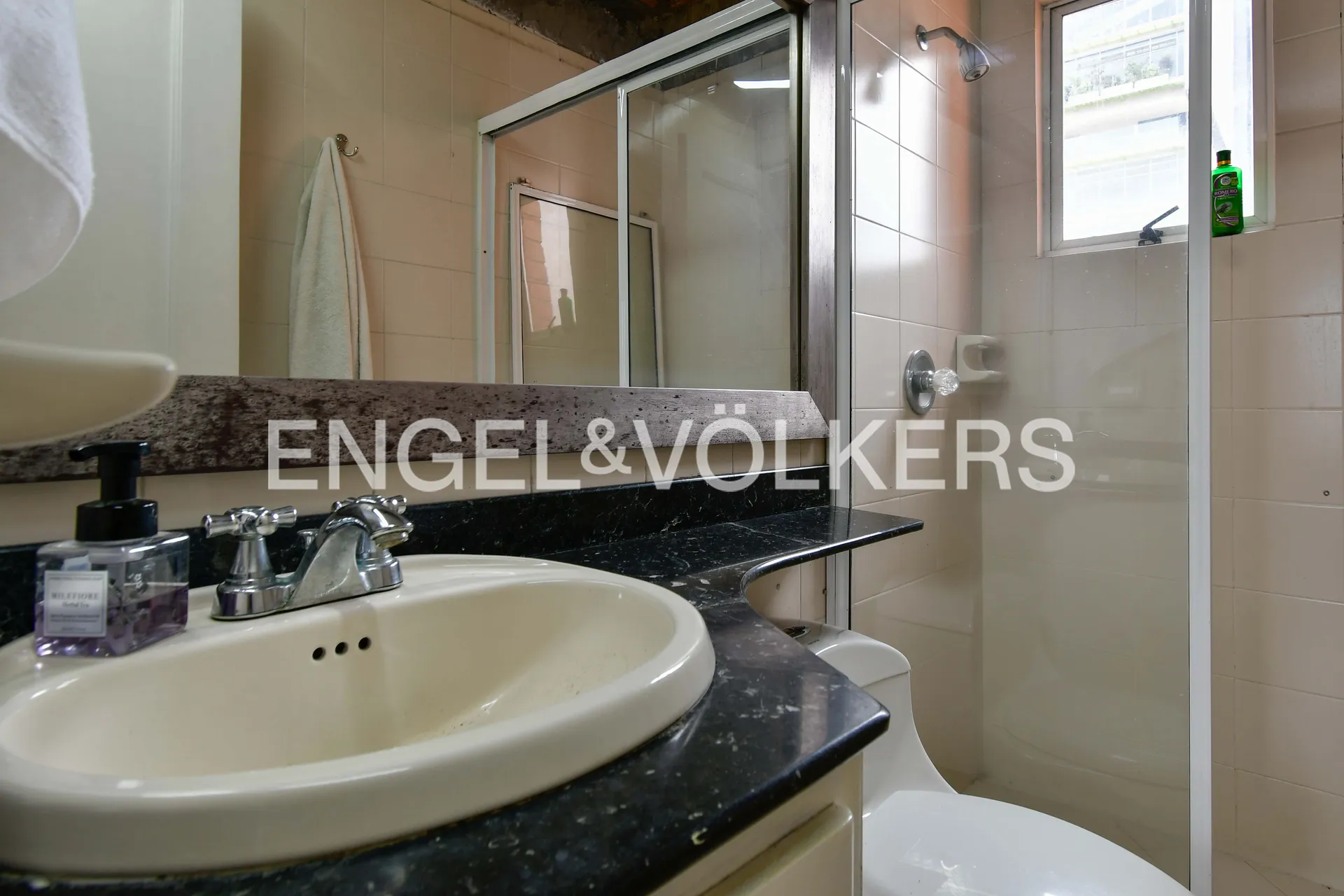 Apartamento en arriendo en Laureles, Medellín · foto 15 de 19