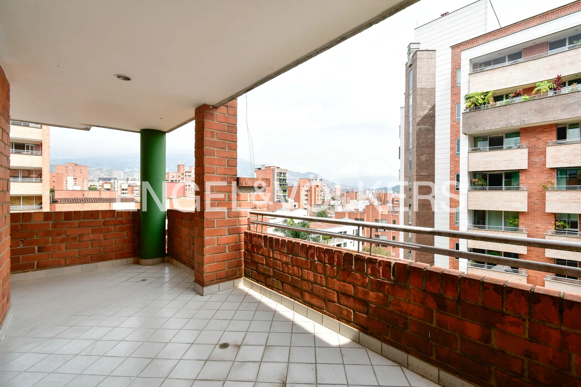 Apartamento en arriendo en Laureles, Medellín · foto 11 de 19