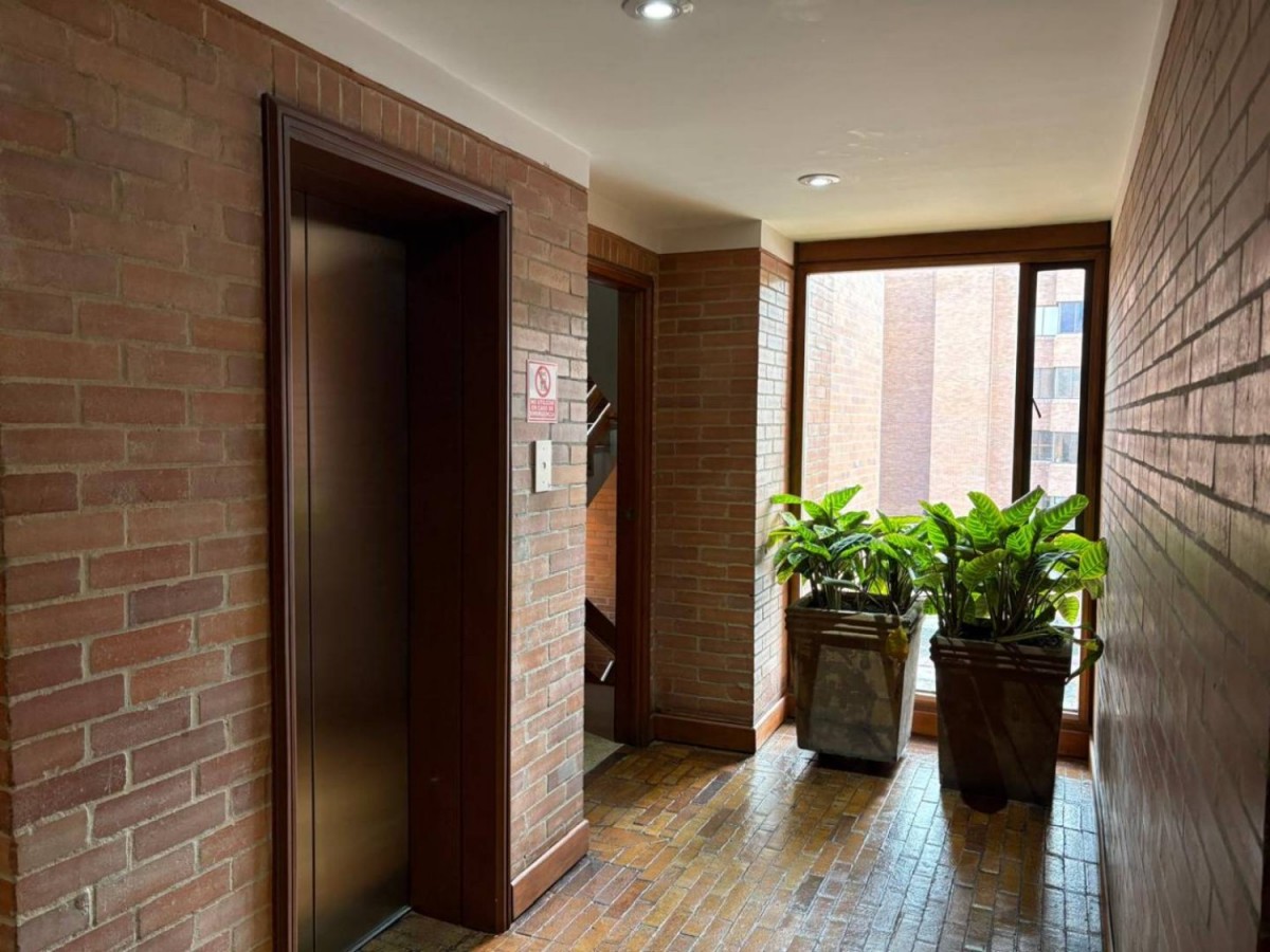 Apartamento en venta en Santa Barbara Central, Bogotá · foto 3 de 24