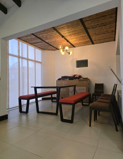Casa de 3 alcobas en venta en San Antonio De Pereira, Rionegro, 270 m² · foto 2 de 18