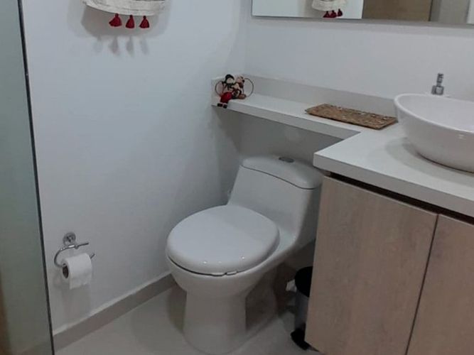 Apartamento de 2 alcobas en arriendo en El Poblado, Medellín, 78 m² · foto 10 de 11