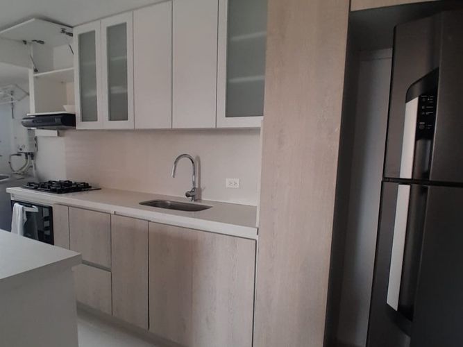 Apartamento de 2 alcobas en arriendo en El Poblado, Medellín, 78 m² · foto 5 de 11