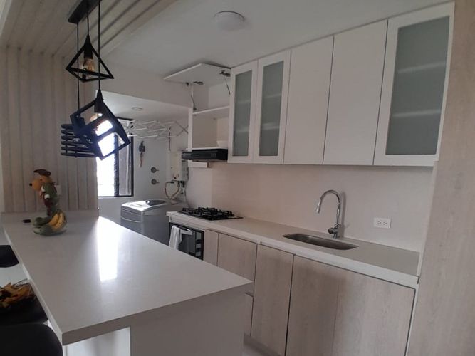 Apartamento de 2 alcobas en arriendo en El Poblado, Medellín, 78 m² · foto 4 de 11