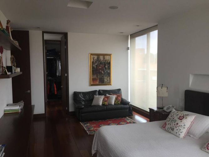 Apartamento de 3 alcobas en venta en Chicó Navarra, Bogotá, 316 m² · foto 13 de 24