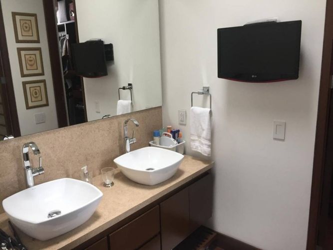 Apartamento de 3 alcobas en venta en Chicó Navarra, Bogotá, 316 m² · foto 14 de 24