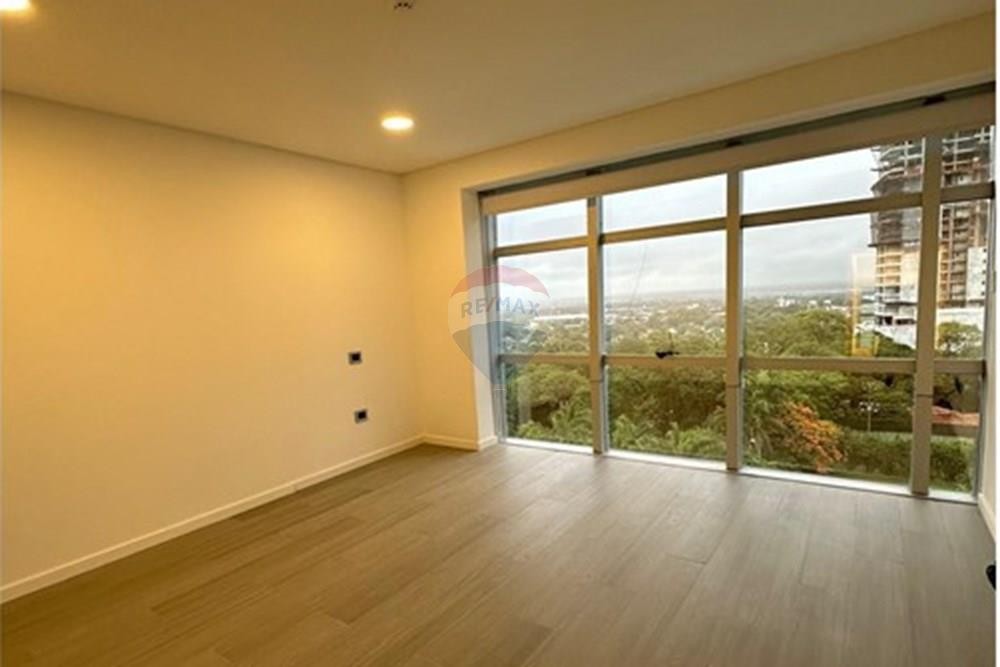 Amplio Departamento en venta - Barrio Mburukuya — foto 2