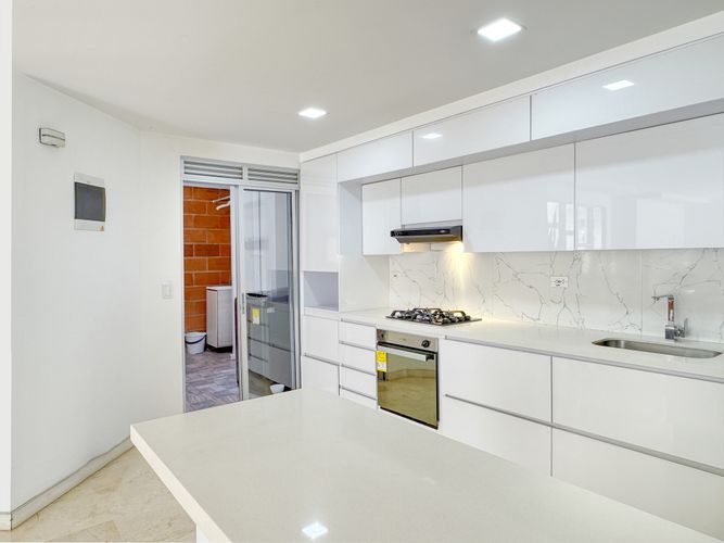 Apartamento de 3 alcobas en venta en Belén, Medellín, 146 m² · foto 6 de 17