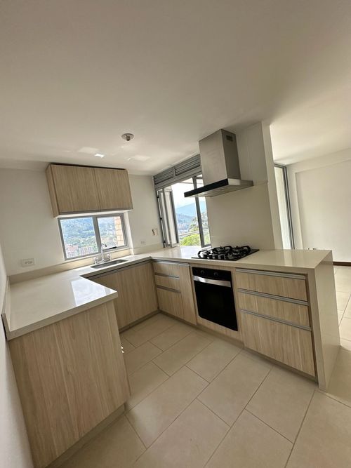 Apartamento de 2 alcobas en venta en Camino Verde, Envigado, 77 m² · foto 21 de 24