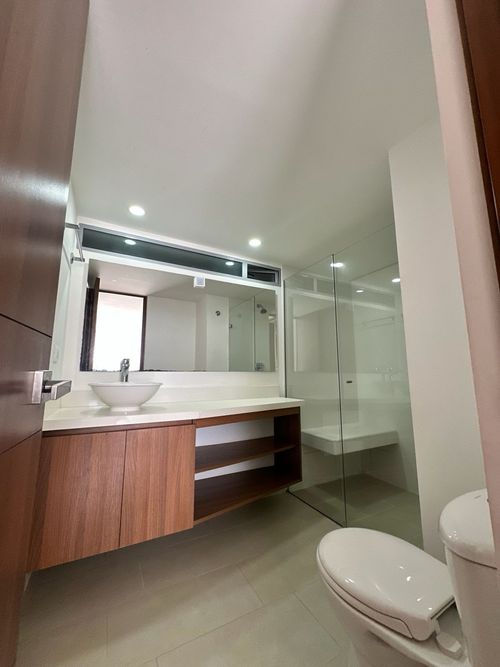 Apartamento de 2 alcobas en venta en Camino Verde, Envigado, 77 m² · foto 12 de 24