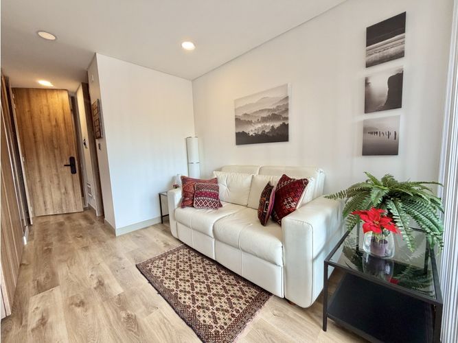 Apartaestudio en venta en Chico, Bogotá, 27 m² · foto 3 de 15